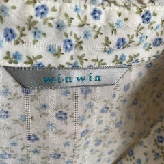【win win】花柄ノースリーブシャツ　Mサイズの画像