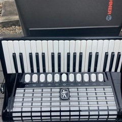 アコーディオン楽器
の画像