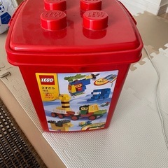 取り引き中　LEGO赤いバケツ