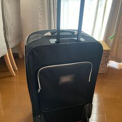 無料・大型布製スーツケース（故障箇所あり）の画像