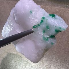 Natural Emerald Crystals With Matrix From Chatral valley Pakistan (パキスタンのシャトラル渓谷からのマトリックスを含む天然エメラルド結晶)