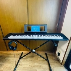 YAMAHA ヤマハ 電子ピアノ 電子キーボード piaggero NP-32 ブラック/ホワイト 76鍵 の画像