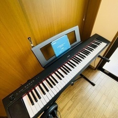 YAMAHA ヤマハ 電子ピアノ 電子キーボード piaggero NP-32 ブラック/ホワイト 76鍵 の画像