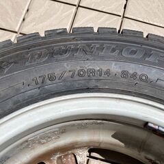 ダンロップスタッドレスタイヤ　175/70R14 840の画像
