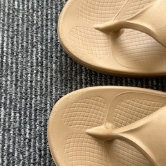 OOFOS ウーフォス ウーオリジナル 24cmの画像