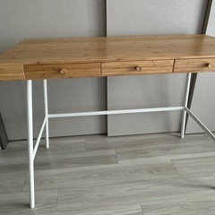 IKEAデスク　LILLÅSEN LILLASENリルオーセン
