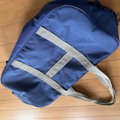 学生カバン　ボストンバックの画像