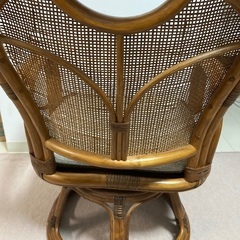 籐回転チェア（中古品）の画像