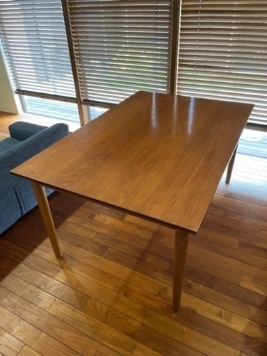 ダイニングテーブル