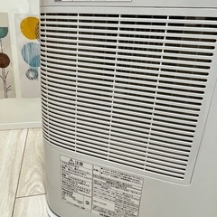 済⭐︎ 引越断捨離中　Panasonic 衣類乾燥除湿機 品番 F-YZR60 美品の画像