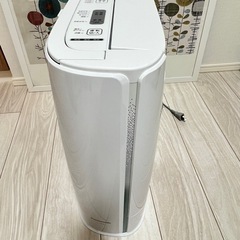 済⭐︎ 引越断捨離中　Panasonic 衣類乾燥除湿機 品番 F-YZR60 美品の画像