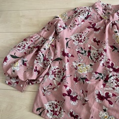 バルーン袖 ブラウスの画像