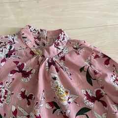 バルーン袖 ブラウスの画像