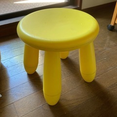 IKEAスツール2個