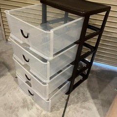 4段ボックスの画像