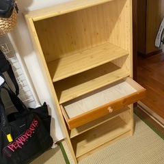 木製の棚、引き出しあり
