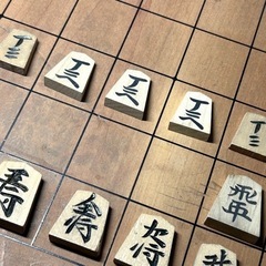 将棋台と駒の画像