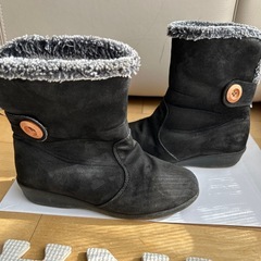 キッズ　黒ブーツ　
21センチの画像