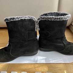 キッズ　黒ブーツ　
21センチの画像