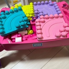 メガブロック　机セット
