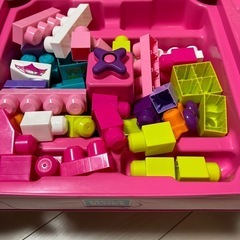 メガブロック　机セットの画像