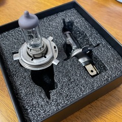 ハロゲンヘッドライトバルブ　H4  HB2
