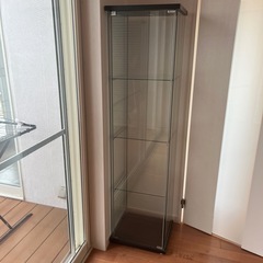 IKEAガラス棚の画像