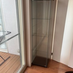 IKEAガラス棚の画像