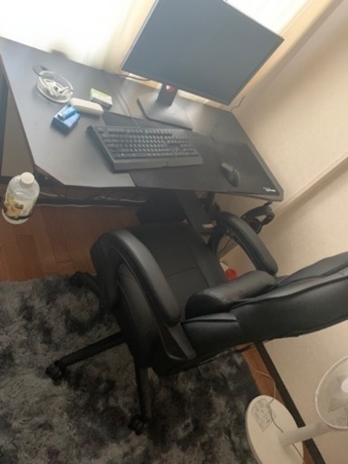 ゲーミングデスク、チェア