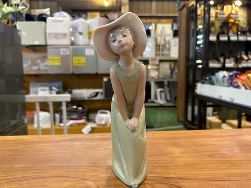 【愛品館八千代店】リヤドロ　鏡の前で　若草色の少女