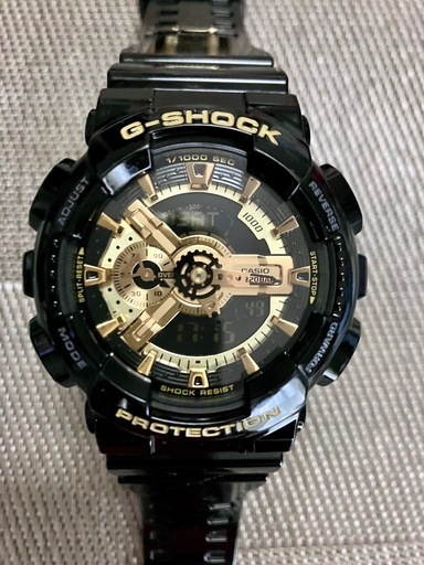 【取引成立】中古美品G-SHOCK GA-100GB人気のブラック✖️ゴールド　腕時計 フェイス(直径5.5cm位)