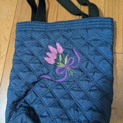 美品✨️花の刺繍柄　手提げかばんの画像