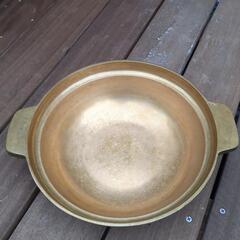銅？の鍋の画像