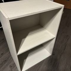 白い棚