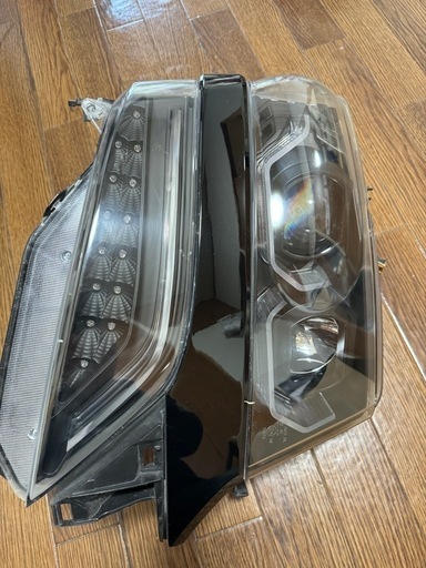 N BOX カスタム JF1 ヘッドライト 左側と右側