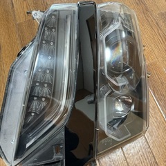 N BOX カスタム JF1 ヘッドライト 左側と右側