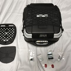 GIVI(ジビ) バイク用 リアボックス モノロック 33L オ...