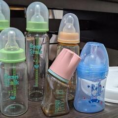 哺乳瓶干しラック+ガラスの哺乳瓶3本+プラスチックの哺乳瓶3本の画像