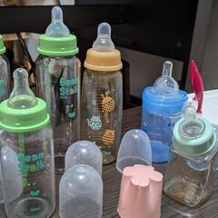 哺乳瓶干しラック+ガラスの哺乳瓶3本+プラスチックの哺乳瓶3本の画像