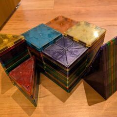 マグネットおもちゃ/ magnet tile toys