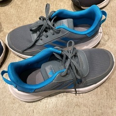 アディダススニーカー2足セット22.5CM  
の画像