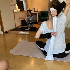 秋の経絡ストレッチヨガの画像