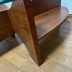 オーバル型テーブルの画像