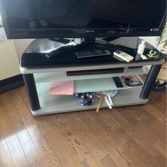 ガラストップテレビ台