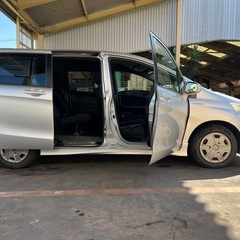 ハイブリッド入りました♪月々1.1万円〜分割払い可❗️車検2年付き！大人気☆HONDA フリードスパイクハイブリッド☆SDナビ付き☆ETC付き☆バックカメラ付き☆電動スライドドア付き☆事故修復歴無し☆ドライブレコーダー付きのフル装備☆‼️の画像