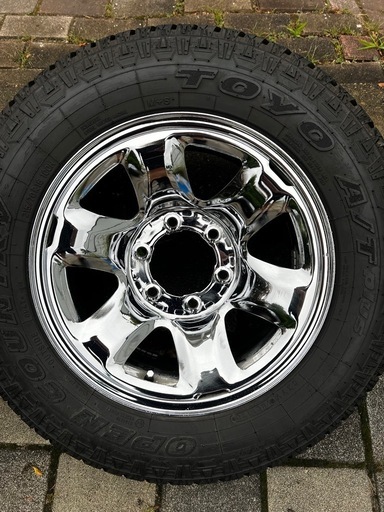 タイヤホイールセット　ハイエース　16インチ　オーバーフェンダー