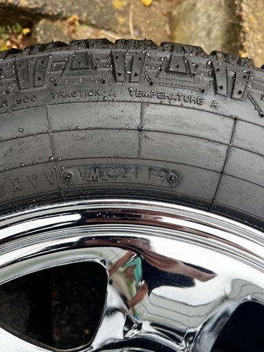 タイヤホイールセット　ハイエース　16インチ　オーバーフェンダー