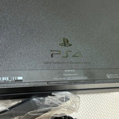 PS4 本体＋ソフト付きの画像
