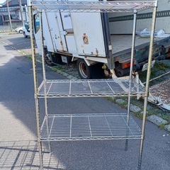 アース万代店　メタルラック3段