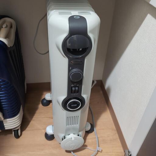 デロンギ家電オイルヒーター HJ0812 (8-10畳)